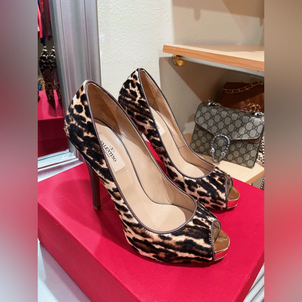 100% Authentic Valentino Heels size 36.5
